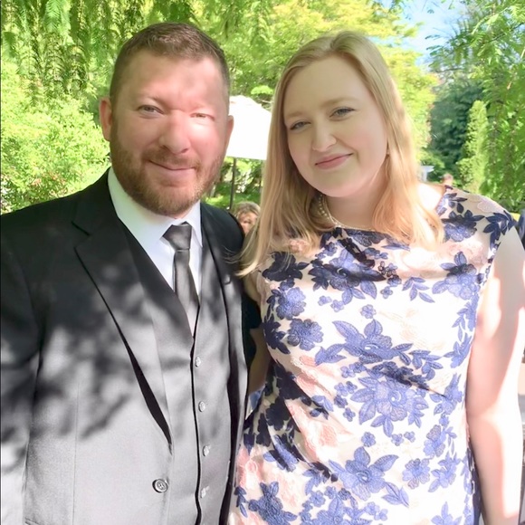 Meet your posher! 👩🏼‍🏫🐶🗺🌊🖼📝🎹 - Picture 3 of 6